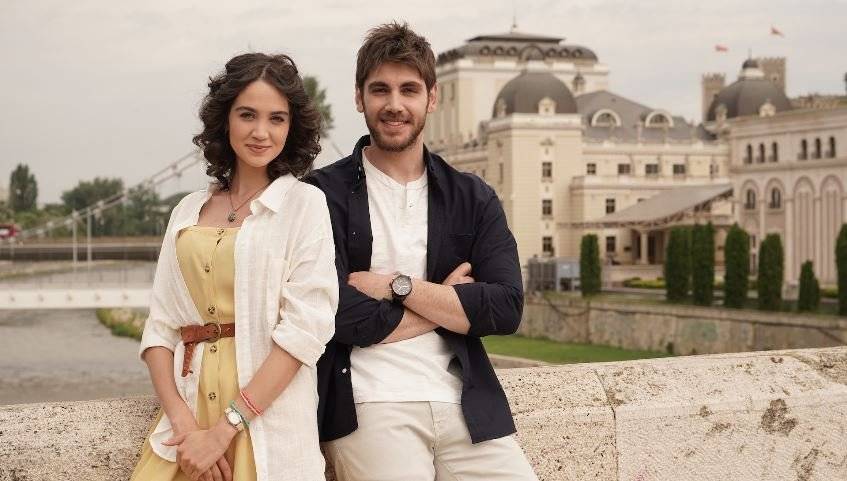 Emre Bey Kimdir? Nereli - Boyu - Yaşı- Ailesi- Sevgilisi - Oynadığı Diziler 1