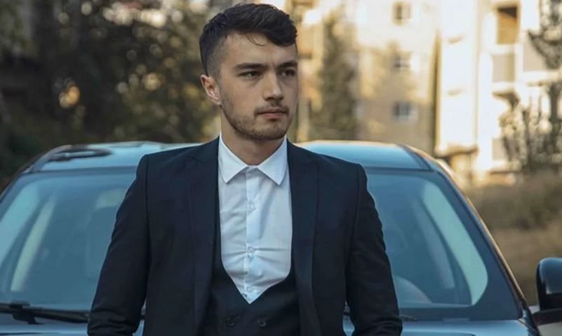 Burak Dakak Kimdir? Nereli – Boyu – Yaşı – Dizileri – Ailesi 2