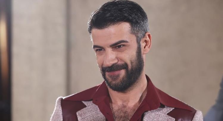 Rüzgar Aksoy Kimdir? Nereli – Boyu – Yaşı – Dizileri – Ailesi 2