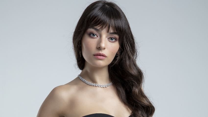 Ayça Ayşin Turan Kimdir? Nereli – Boyu – Yaşı – Dizileri – Ailesi 4