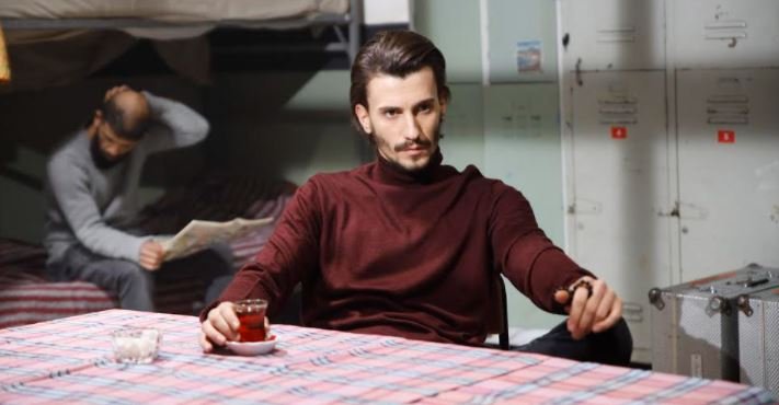 Bertan Asllani Kimdir? Nereli – Boyu – Yaşı – Dizileri – Ailesi 2