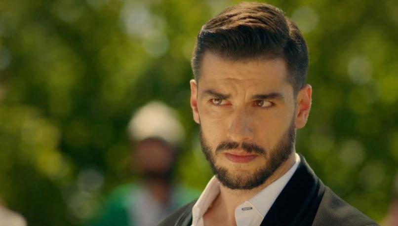 Aras Aydın Kimdir? Nereli – Boyu – Yaşı – Dizileri – Ailesi 4