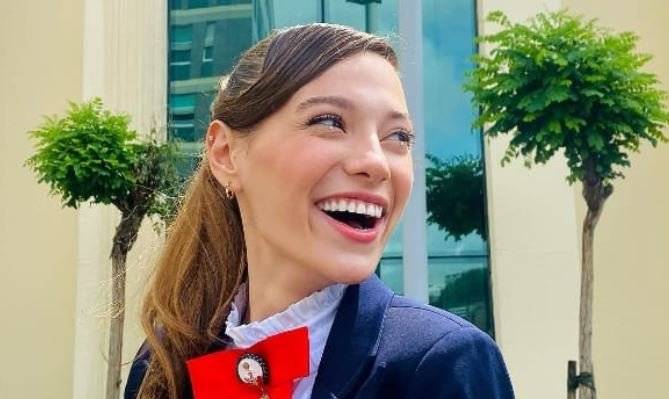 Sümeyye Aydoğan Kimdir? Nereli – Boyu – Yaşı – Dizileri – Ailesi 4